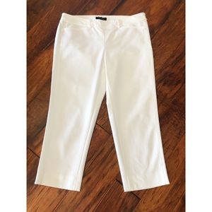 EUC White House Black Market (10) Slim Ankle White Pants